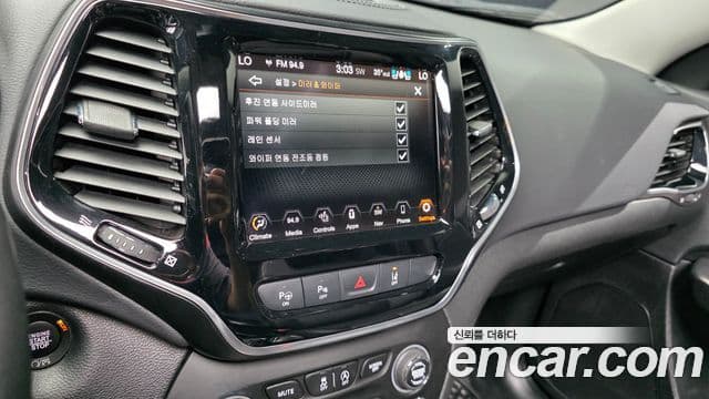 Jeep Cherokee 2021 — фото 16 из 20