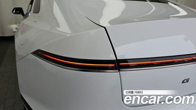 Hyundai Grandeur Hybrid 2023 — ფოტო 15/31