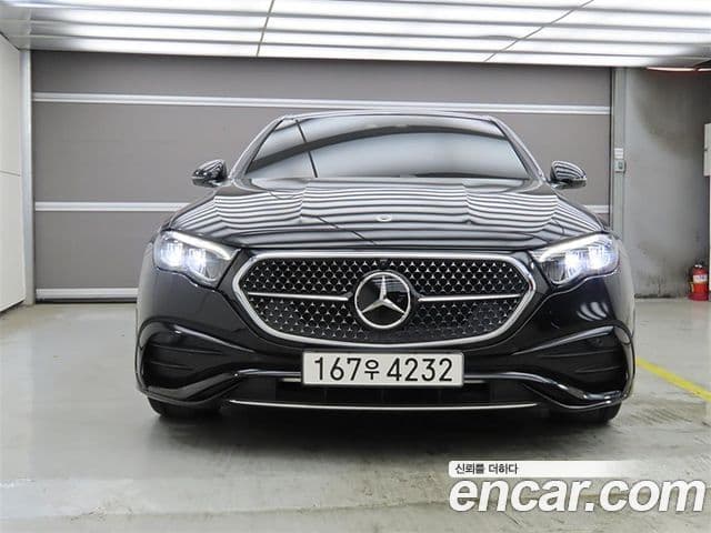 Mercedes-Benz E-Class 2025 — ფოტო 1/20