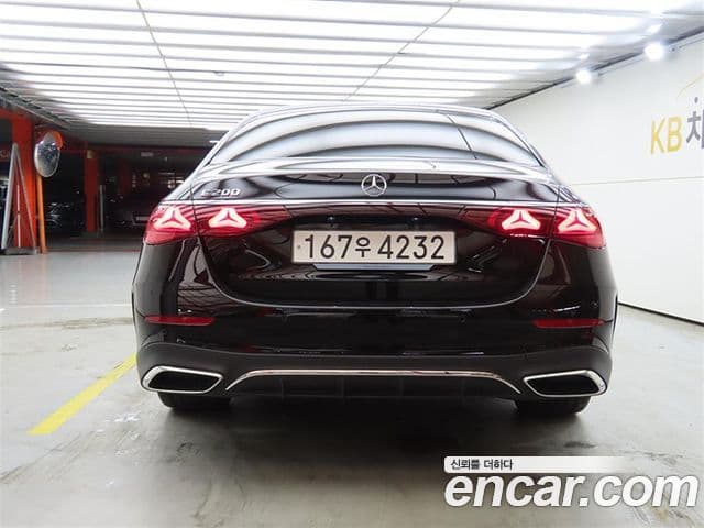 Mercedes-Benz E-Class 2025 — ფოტო 2/20
