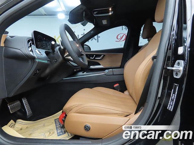Mercedes-Benz E-Class 2025 — ფოტო 4/20