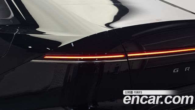Hyundai Grandeur Hybrid 2023 — Photo 9/35