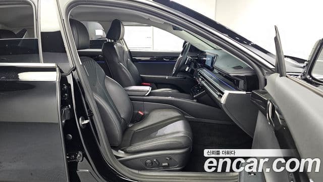 Hyundai Grandeur Hybrid 2023 — Photo 28/35
