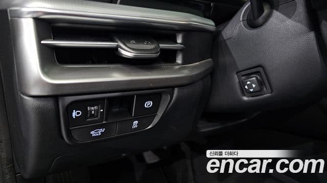 Hyundai Grandeur Hybrid 2023 — Photo 32/35