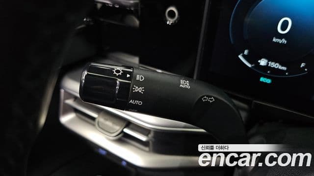Hyundai Grandeur Hybrid 2023 — Photo 23/35