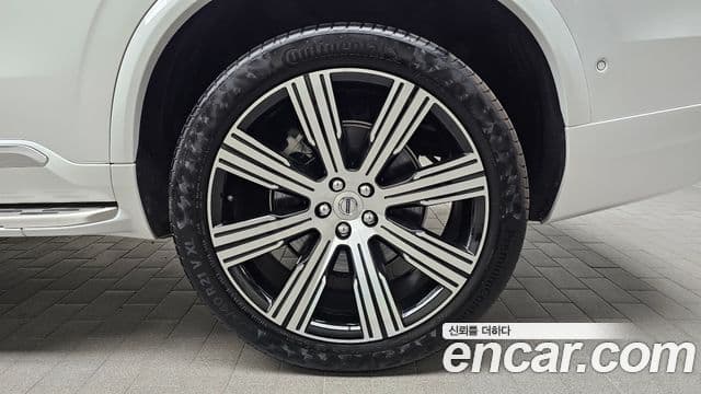 Volvo XC90 2023 — Photo 14/33