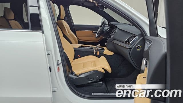 Volvo XC90 2023 — Photo 4/33