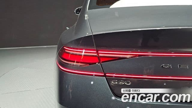 Genesis G90 2022 — Photo 13/31