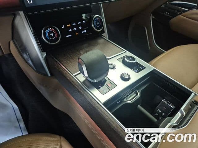 Land Rover Range Rover 2022 — ფოტო 7/20
