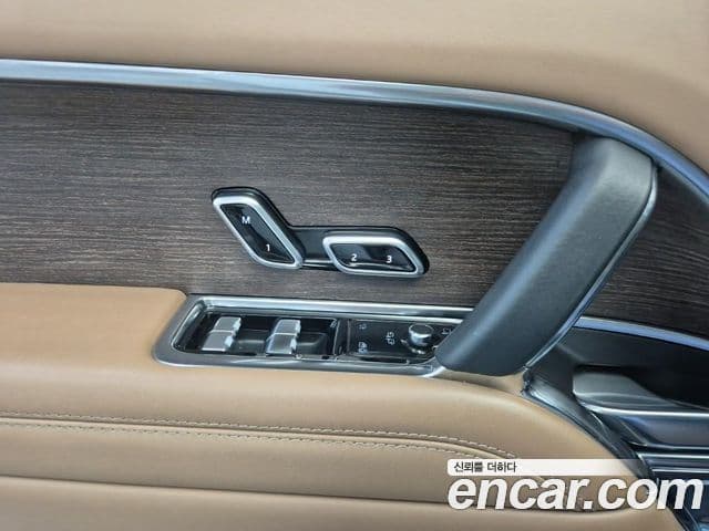 Land Rover Range Rover 2022 — ფოტო 17/20