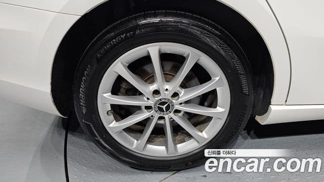 Mercedes-Benz A-Class 2020 — Şəkil 5/20