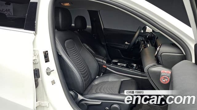 Mercedes-Benz A-Class 2020 — Şəkil 11/20