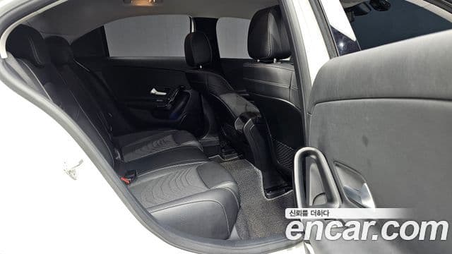 Mercedes-Benz A-Class 2020 — Şəkil 12/20