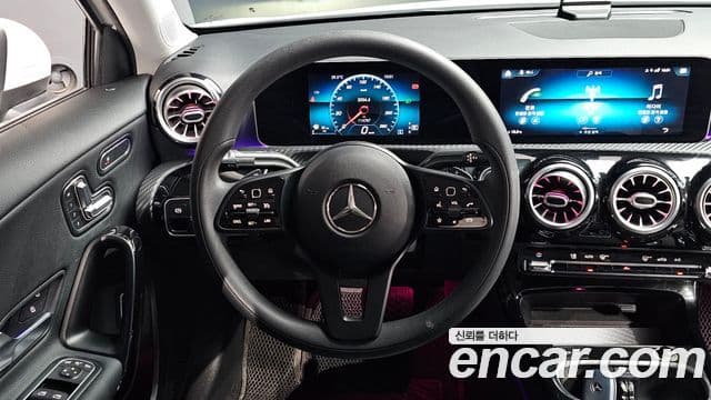Mercedes-Benz A-Class 2020 — Şəkil 14/20