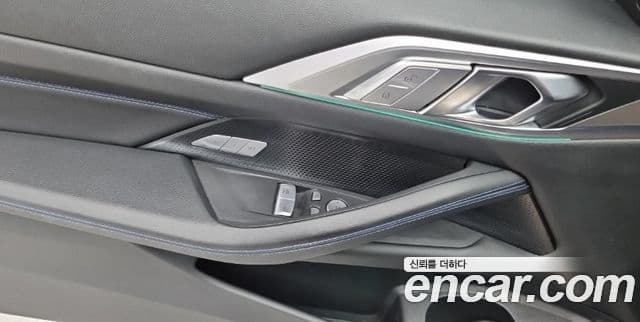 BMW 4 Series 2022 — Фото 16/17