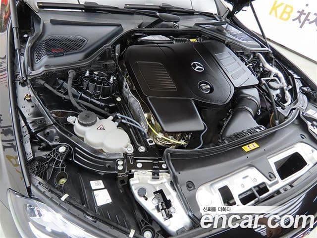 Mercedes-Benz E-Class 2025 — Şəkil 19/20