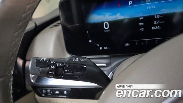 Kia Carnival 2021 — Фото 18/20