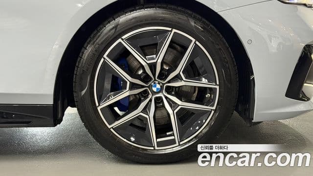 BMW 5 Series 2025 — Şəkil 4/18