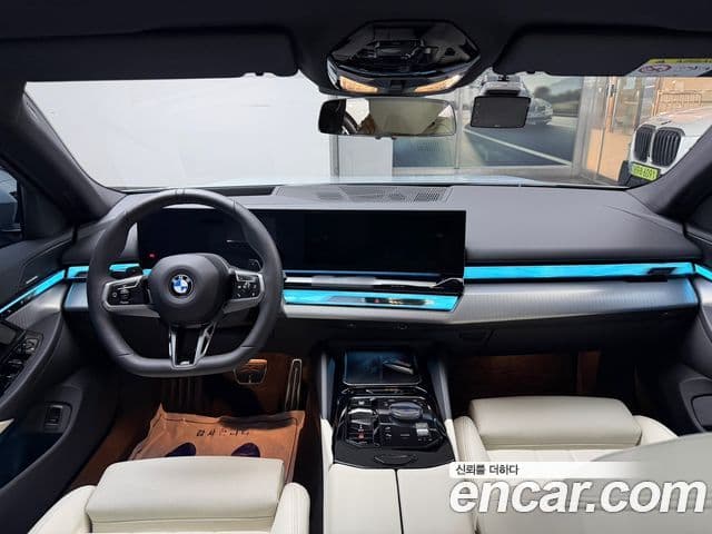 BMW 5 Series 2025 — фото 10 из 18