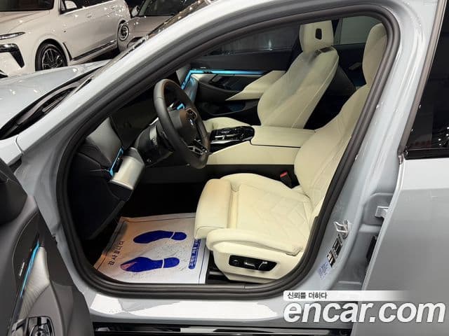 BMW 5 Series 2025 — Şəkil 14/18