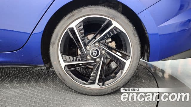 Hyundai The New Avante Hybrid 2021 — Photo 30/31