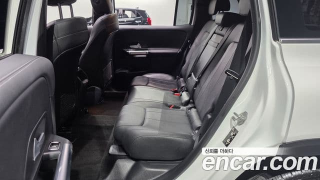 Mercedes-Benz GLB-Class 2021 — Şəkil 11/20