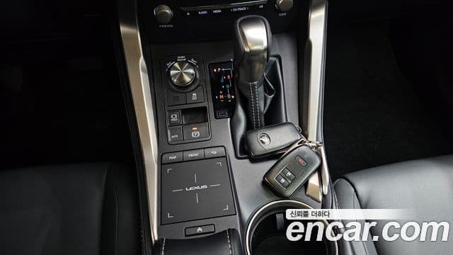Lexus NX300 2018 — Şəkil 7/20