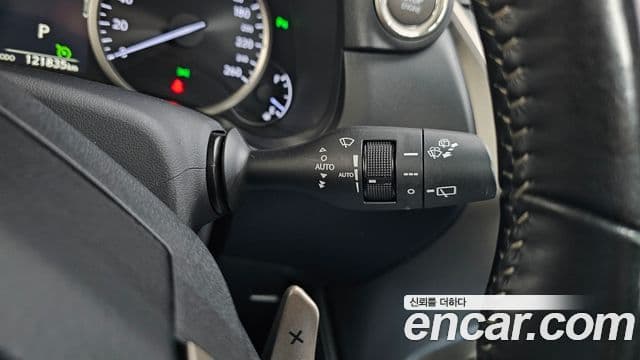 Lexus NX300 2018 — Photo 8/32