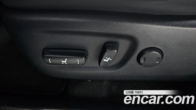 Lexus NX300 2018 — Photo 11/32