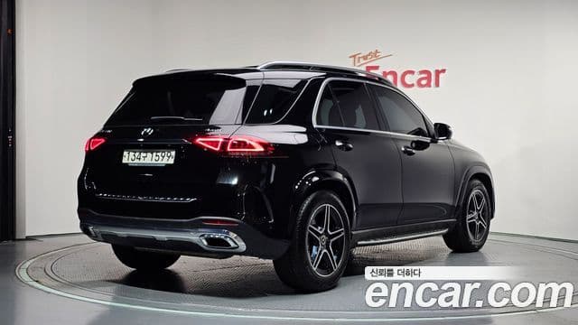 Mercedes-Benz GLE-Class 2020 — ფოტო 2/20