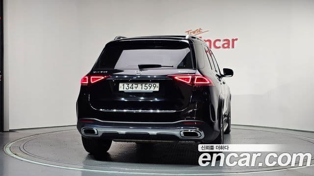 Mercedes-Benz GLE-Class 2020 — ფოტო 4/20