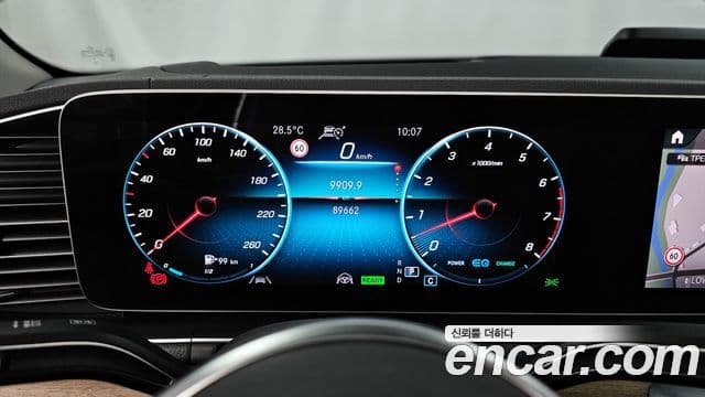 Mercedes-Benz GLE-Class 2020 — ფოტო 8/20