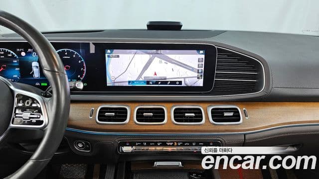 Mercedes-Benz GLE-Class 2020 — ფოტო 14/20