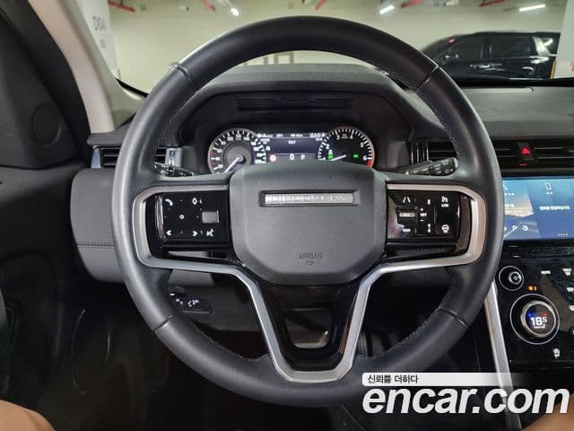 Land Rover Discovery Sport 2022 — Фото 11/20