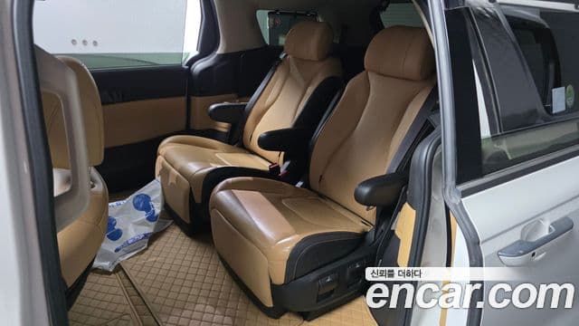 Kia Carnival 2021 — Фото 11/20