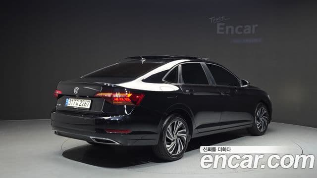 Volkswagen Jetta 2021 — ფოტო 2/20