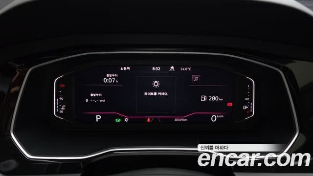 Volkswagen Jetta 2021 — ფოტო 8/20