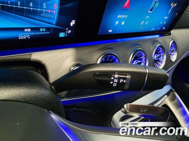 Mercedes-Benz AMG GT 2025 — ფოტო 8/20
