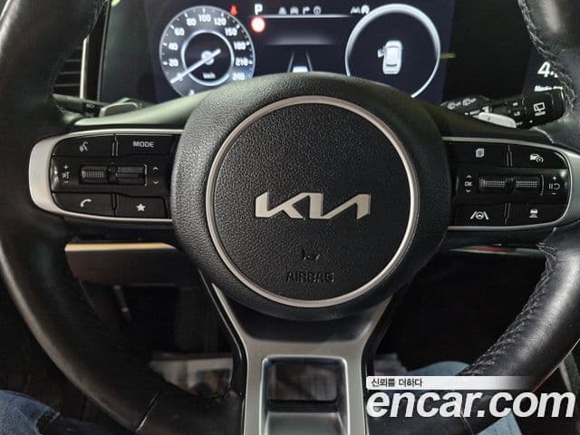 Kia Sportage 2021 — ფოტო 13/20