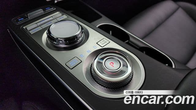 Genesis GV70 2021 — ფოტო 9/20