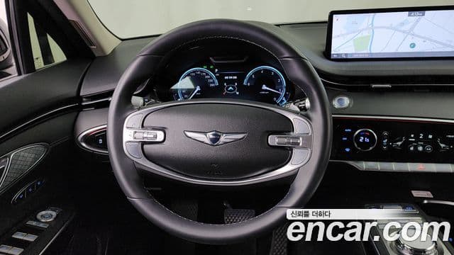 Genesis GV70 2021 — ფოტო 13/20