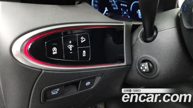 Genesis GV70 2021 — ფოტო 16/20