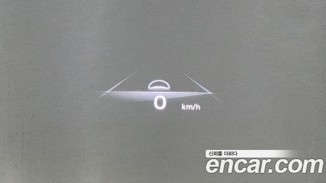 Genesis GV70 2021 — ფოტო 17/20