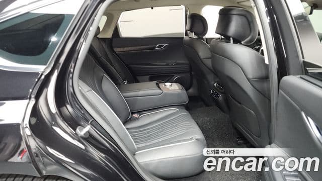Genesis Electrified G80 2023 — Şəkil 11/20