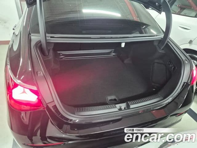 Mercedes-Benz E-Class 2025 — Şəkil 9/20