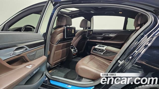 BMW 7 Series 2018 — Şəkil 11/20