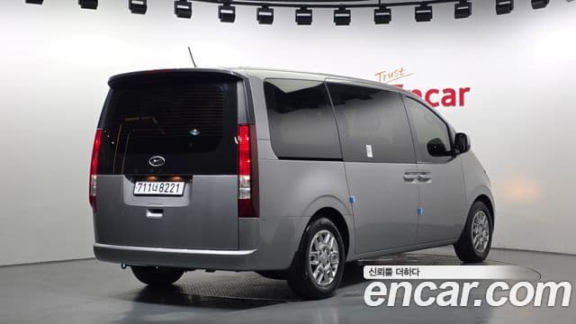Hyundai Staria 2023 — Фото 2/20