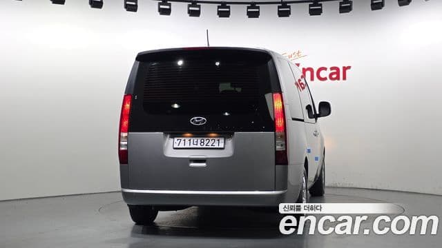 Hyundai Staria 2023 — Фото 4/20