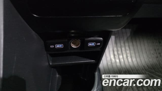 Hyundai Staria 2023 — Фото 13/20