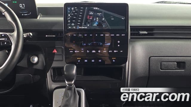 Hyundai Staria 2023 — Фото 15/20